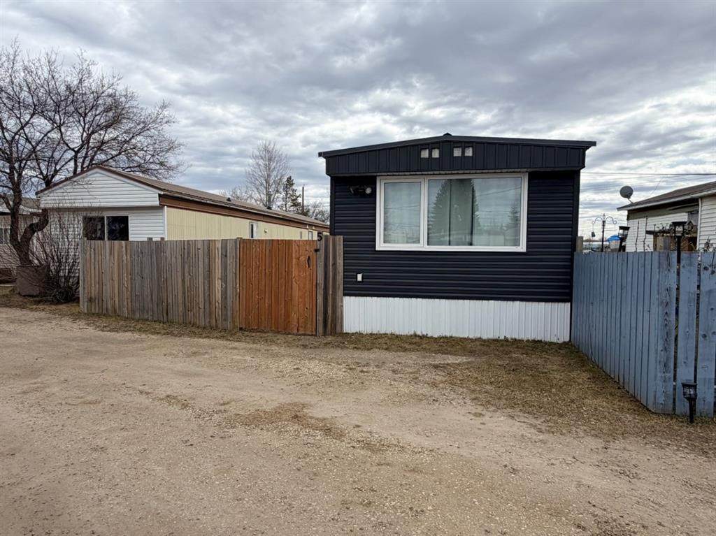 5 Westview - Photo 1