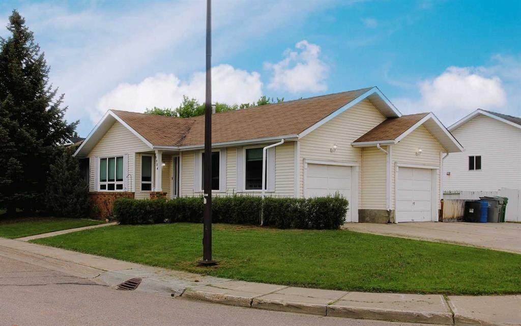 5224 23 Street - Photo 1