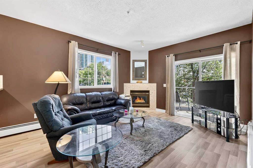 126 14 Avenue - Photo 1