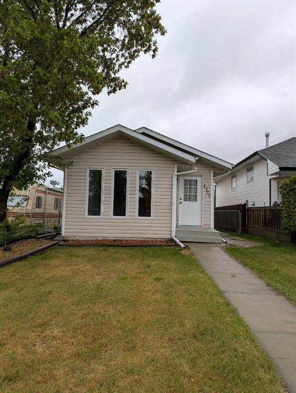4727 44 Street - Photo 1