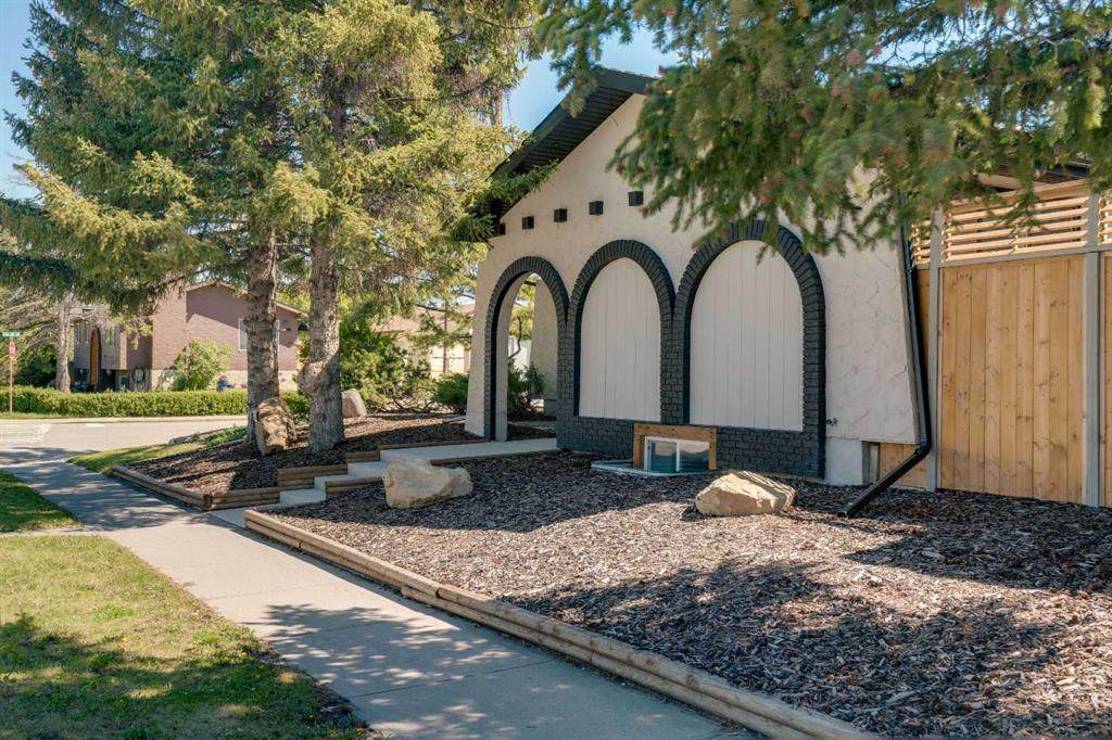 10704 Oakfield Drive - Photo 1