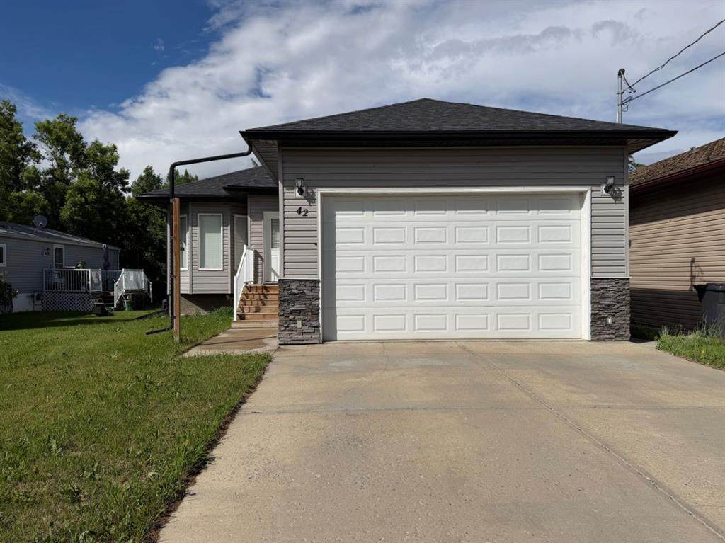 42 A Red Deer Avenue - Photo 1