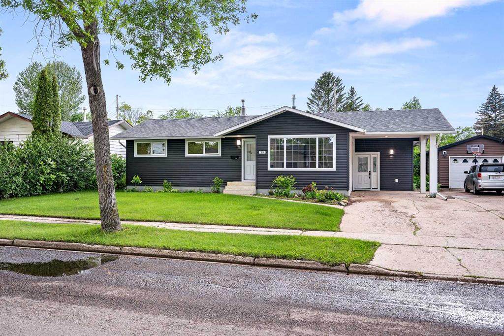 38 Alberta Crescent - Photo 1