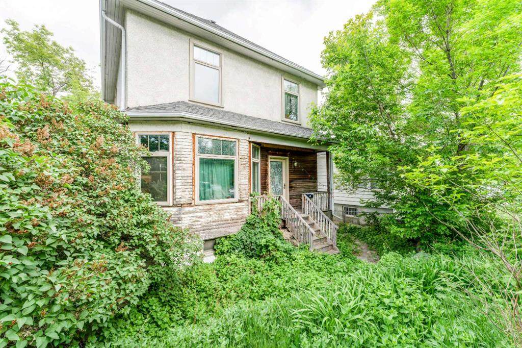 2108 8 Street - Photo 1