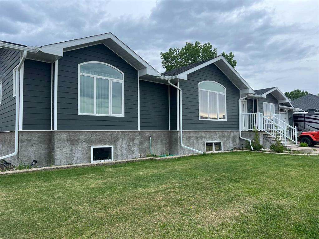 807 8A Avenue - Photo 1