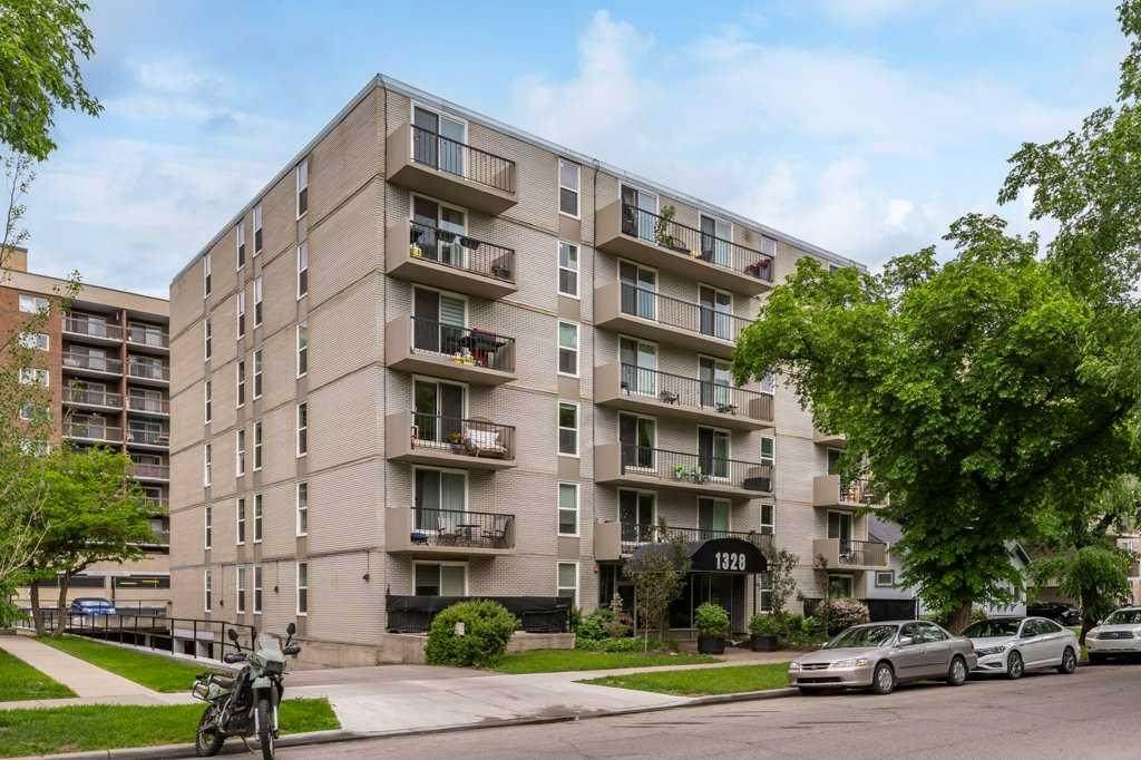 1328 13 Avenue - Photo 1