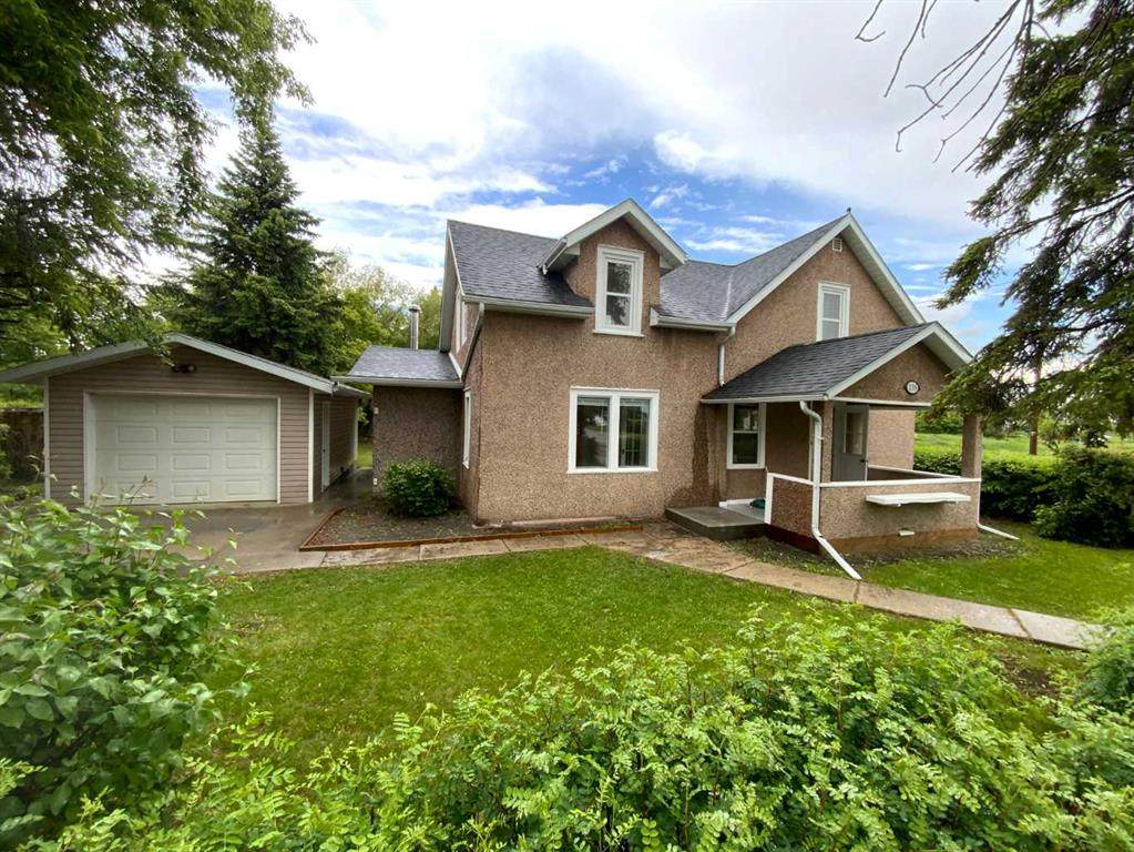 138 Trochu Avenue - Photo 1
