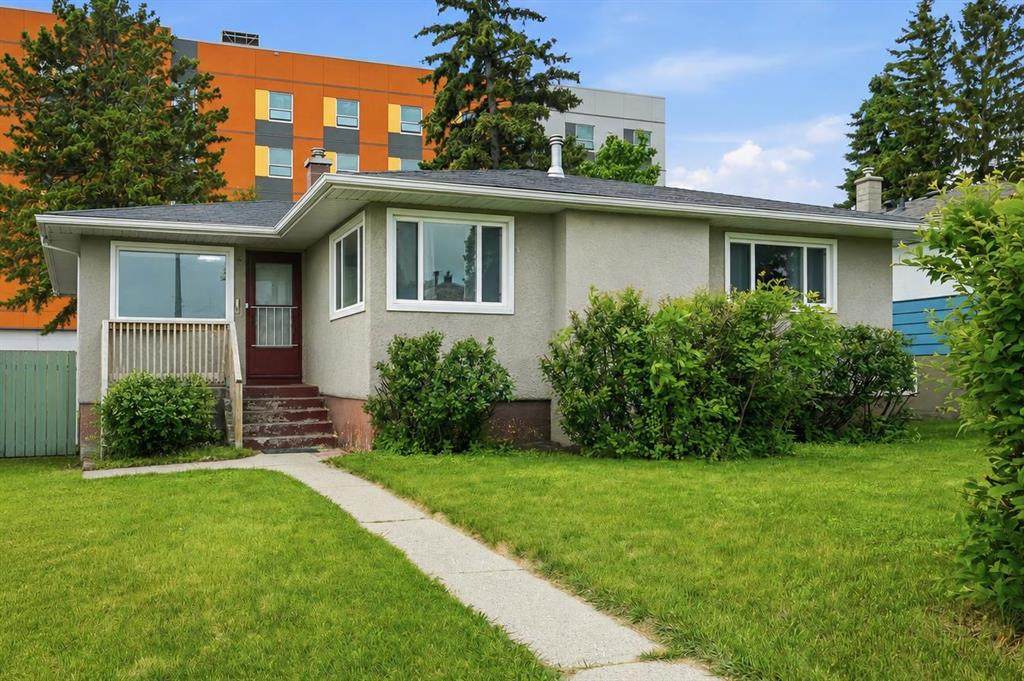 111 42 Avenue - Photo 1
