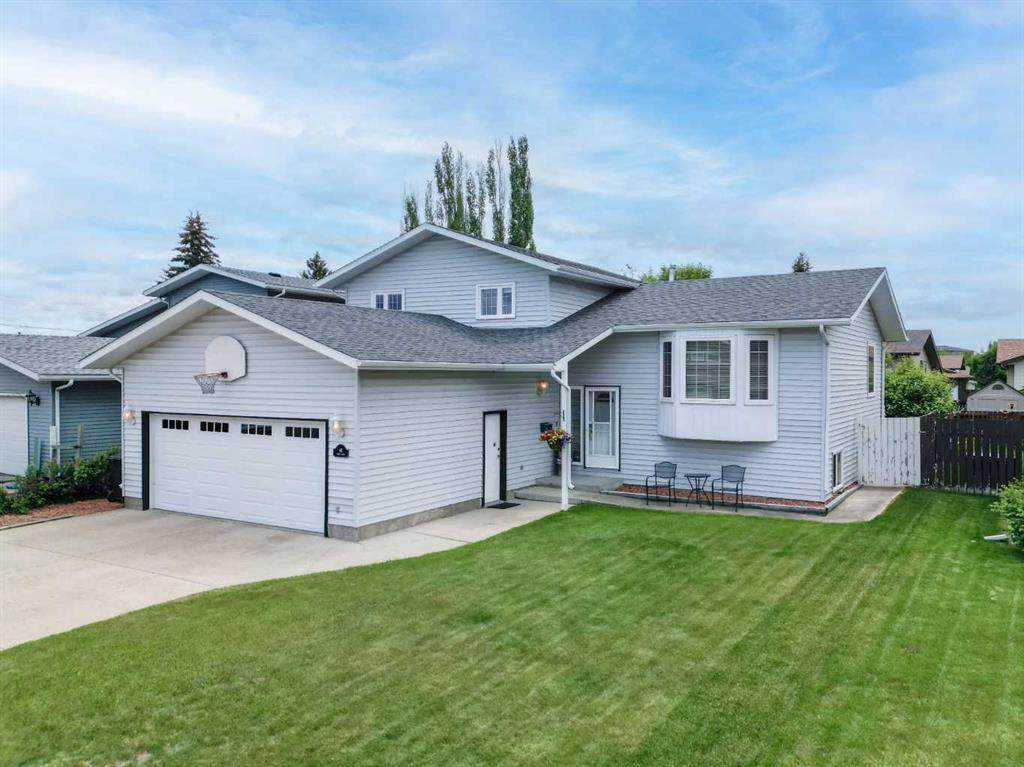 44 Huget Crescent - Photo 1