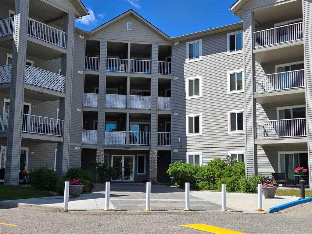 604 8 Street - Photo 1