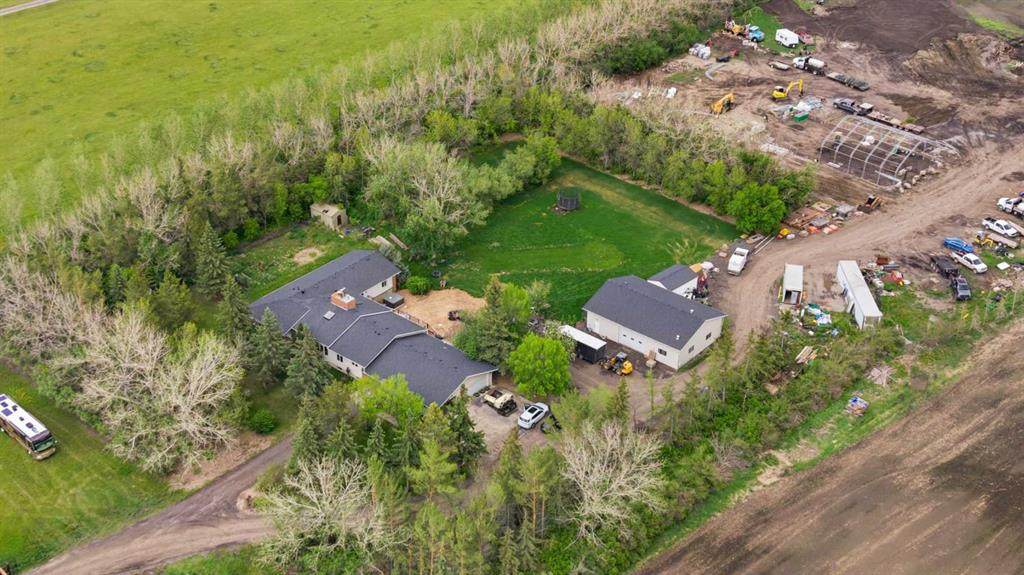 265190 Panorama Road - Photo 1