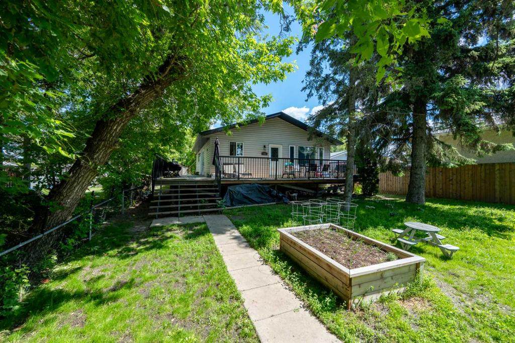 1022 10 Avenue - Photo 1
