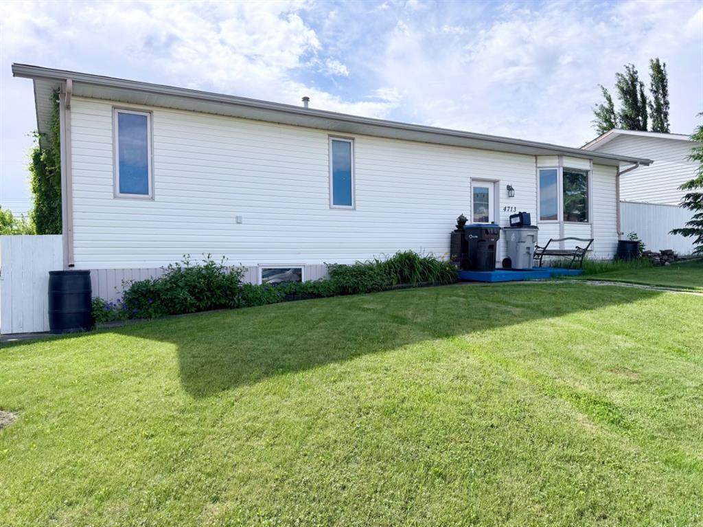 4713 43 Street - Photo 1