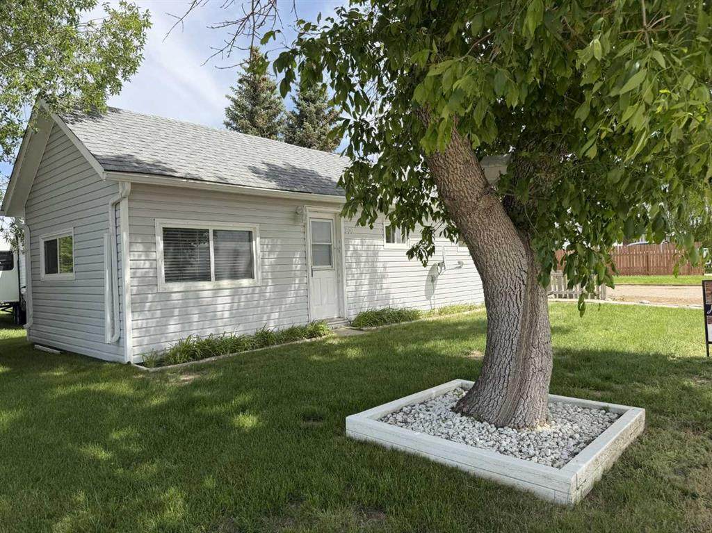 830 1 Avenue - Photo 1