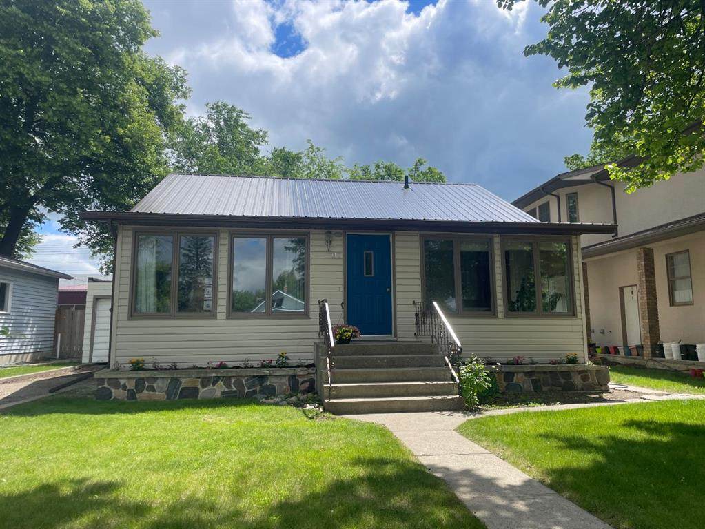 312 3 Street - Photo 1