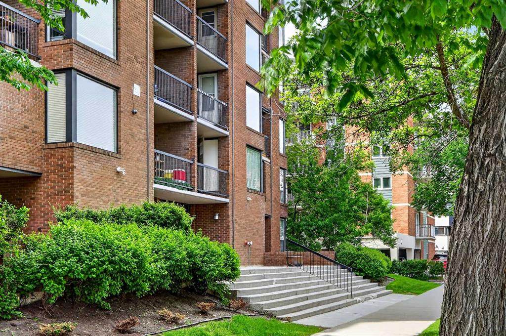 1123 13 Avenue - Photo 1