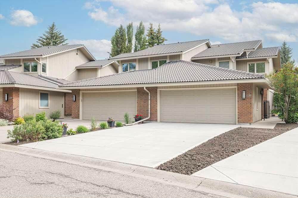 20 Midpark Crescent - Photo 1