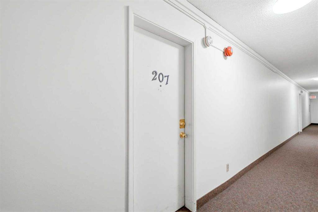 https://bt-photos.global.ssl.fastly.net/calgary/orig_boomver_1_A2322994-2.jpg
