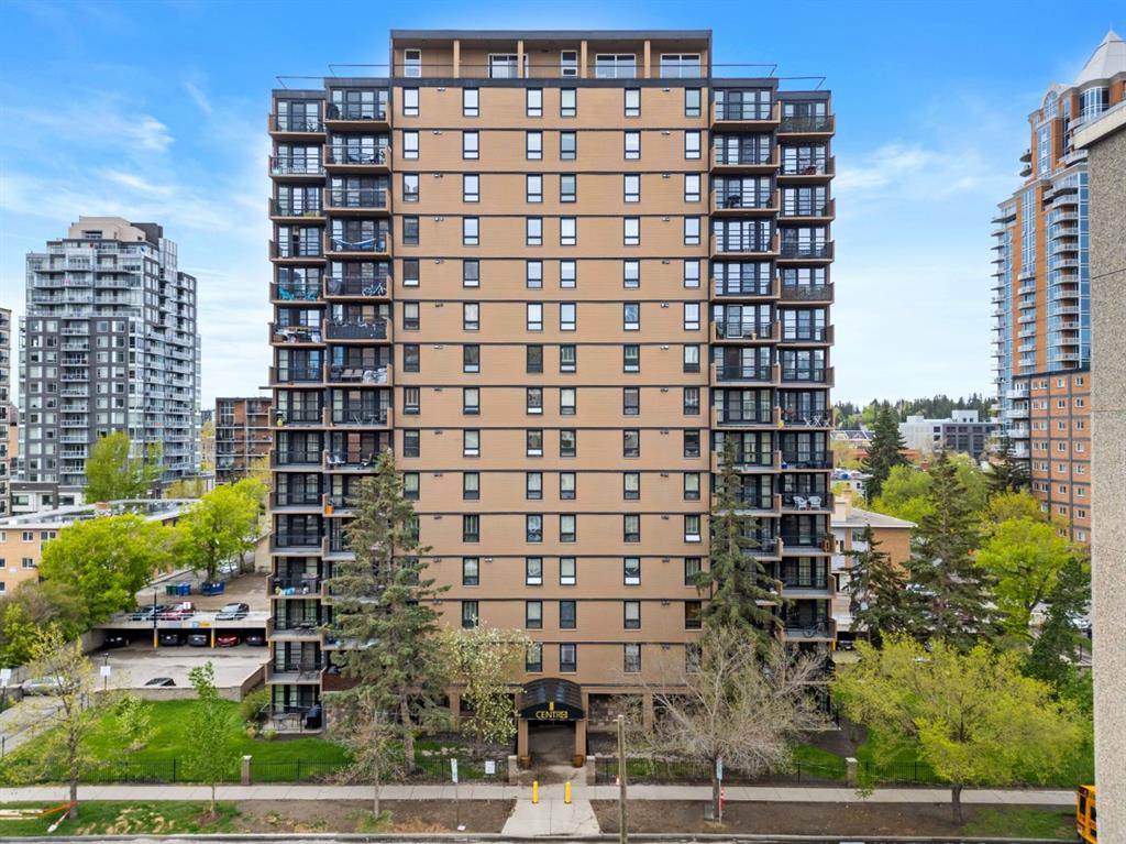 733 14 Avenue - Photo 1