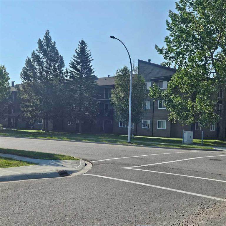 5611 10 Avenue - Photo 1