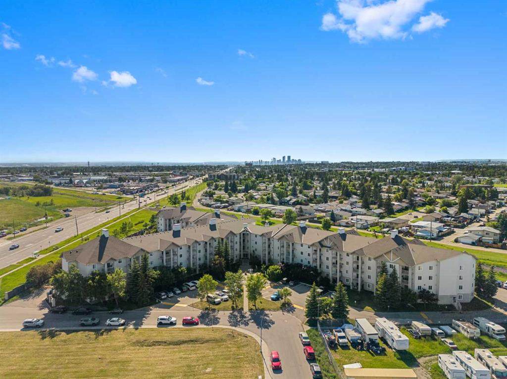 1717 60 Street - Photo 1