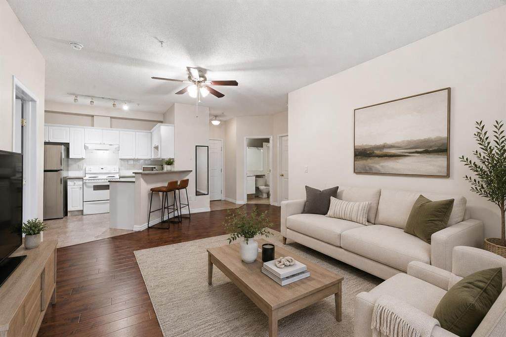 126 14 Avenue - Photo 1