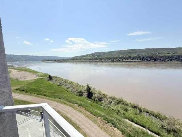 https://bt-photos.global.ssl.fastly.net/calgary/orig_boomver_1_A2324745-2.jpg