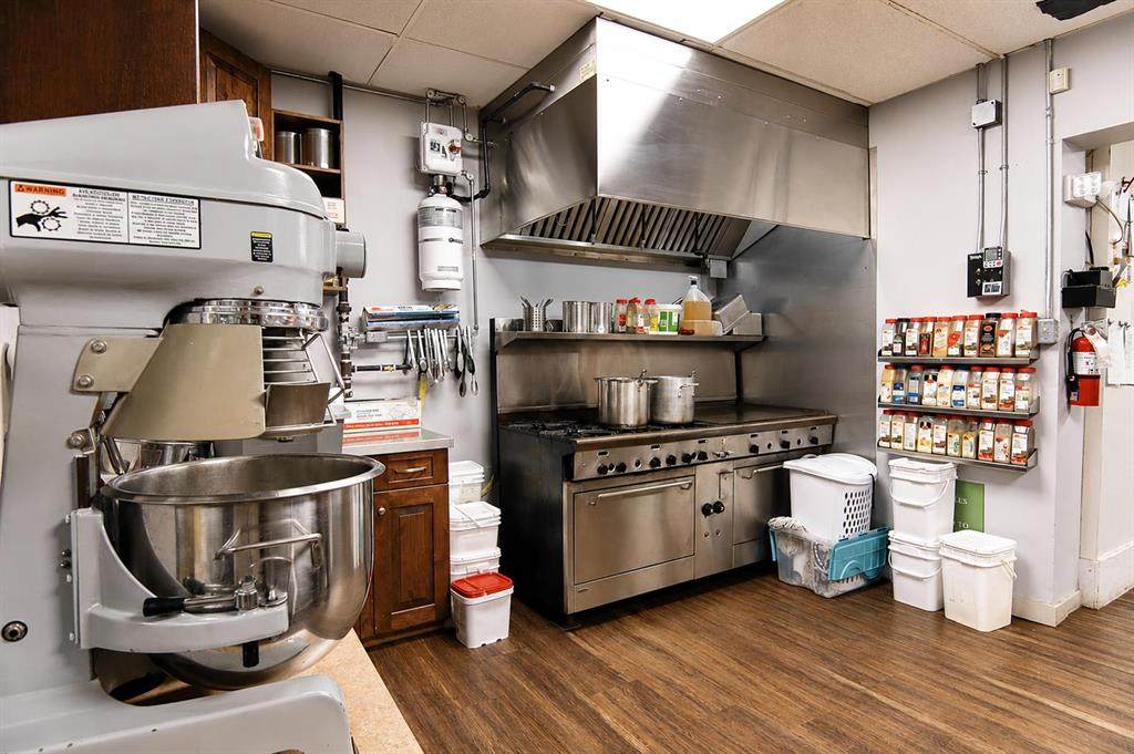 5026 51 Avenue - Photo 1