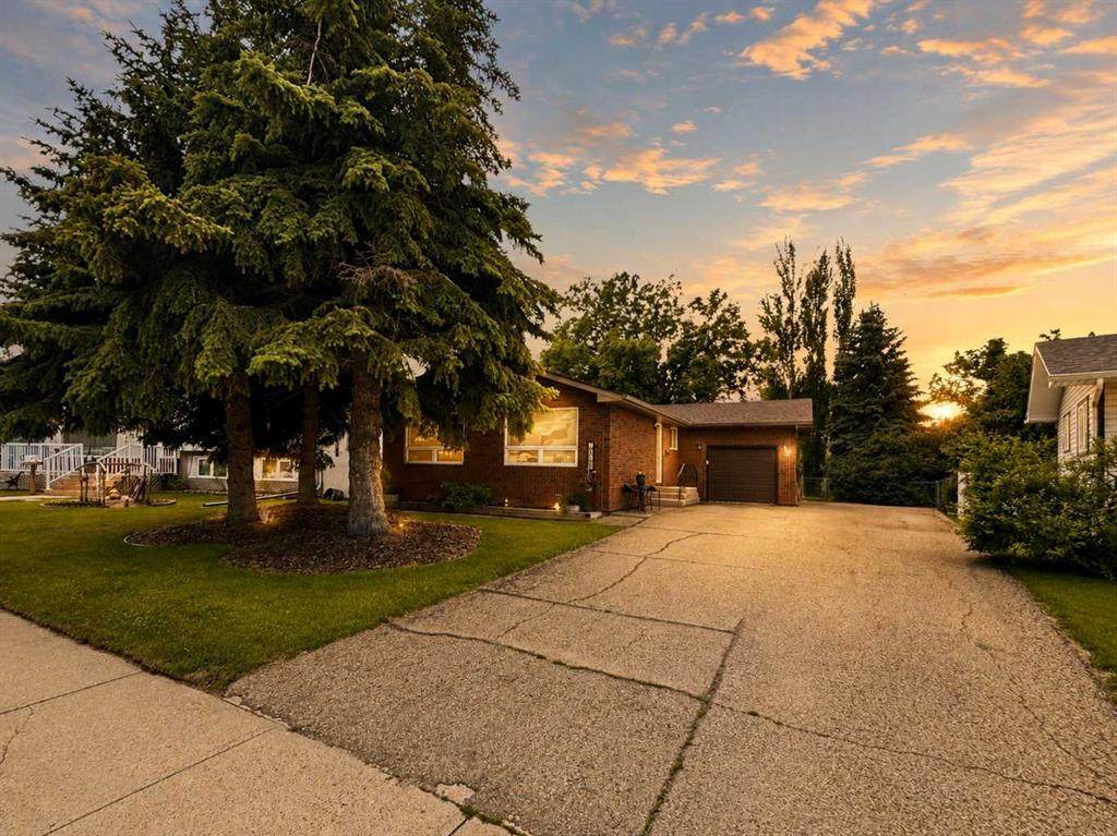 12 Malcolm Crescent - Photo 1