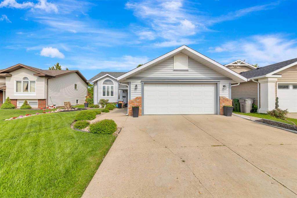 2307 52B Avenue - Photo 1