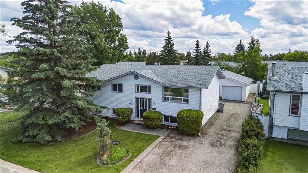 9255 99 Avenue - Photo 1