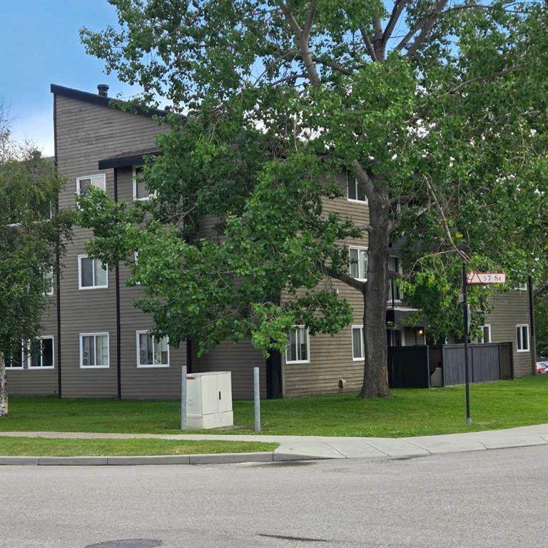 5611 10 Avenue - Photo 1