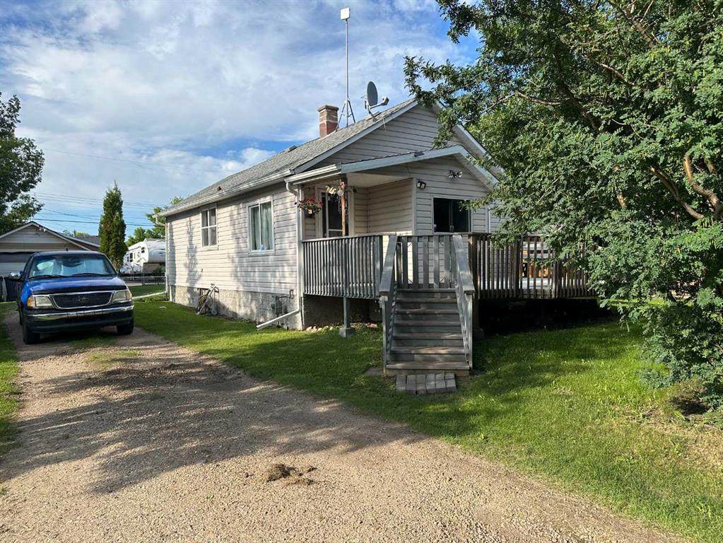 5110 60 Avenue - Photo 1
