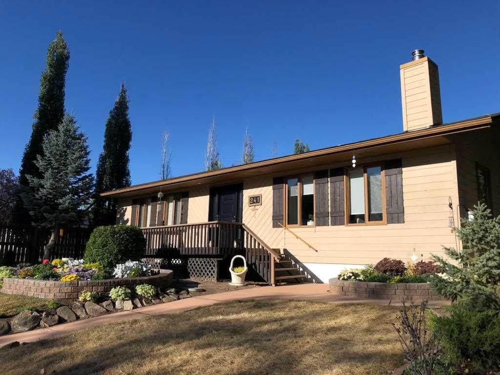 241 4 Street - Photo 1