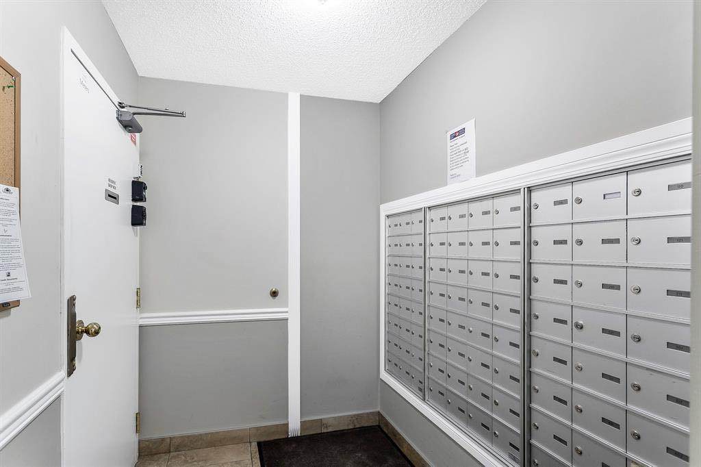 https://bt-photos.global.ssl.fastly.net/calgary/orig_boomver_1_A2327193-2.jpg