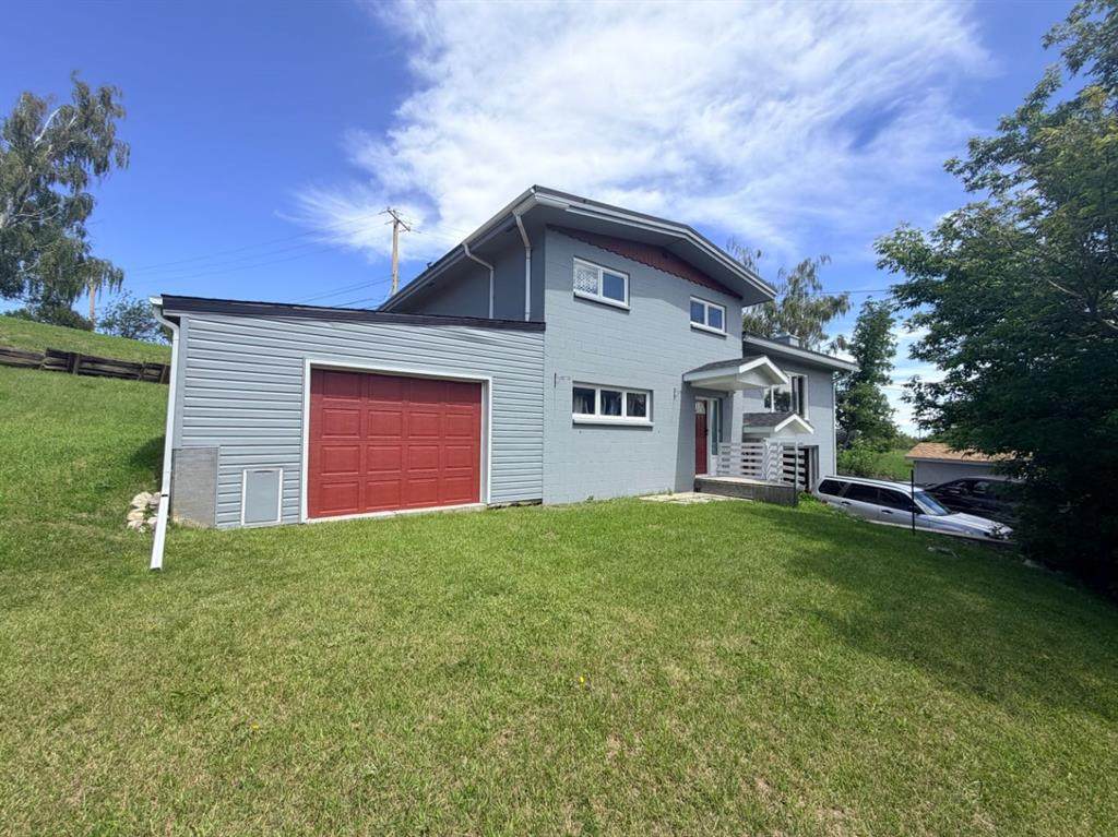 771 Dundas Street - Photo 1