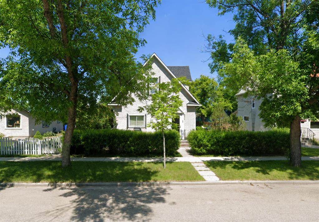 2214 22 Street - Photo 1