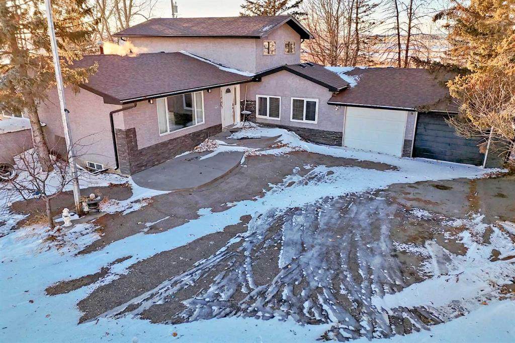284211 Township Road 252 - Photo 1