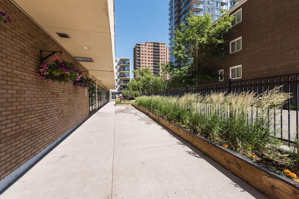 https://bt-photos.global.ssl.fastly.net/calgary/orig_boomver_1_A2328730-2.jpg