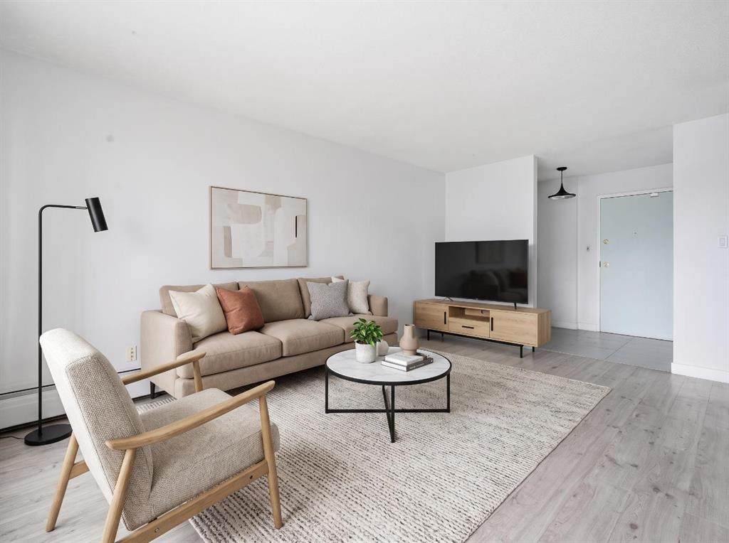 523 15 Avenue - Photo 1