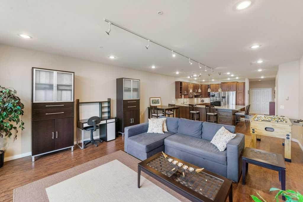 103 10 Avenue - Photo 1