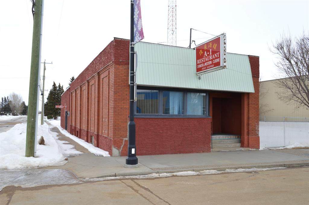 4939 50 Street - Photo 1
