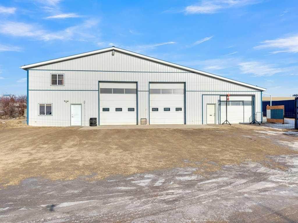 5025 46 Avenue - Photo 1