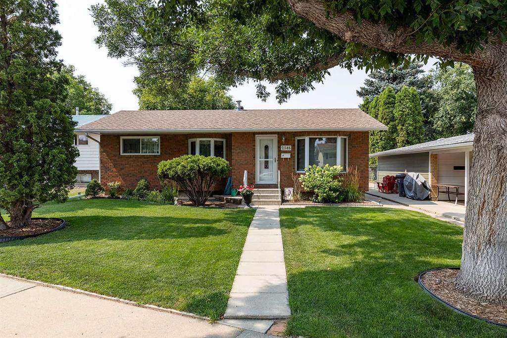 2546 22 Avenue - Photo 1