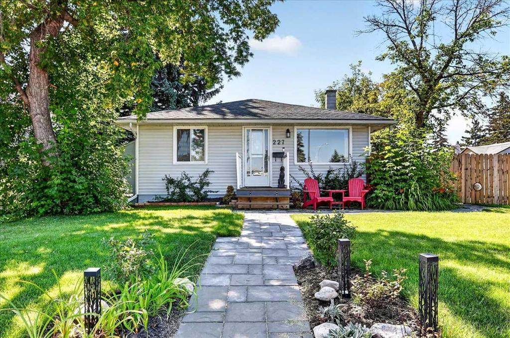 227 Lynnwood Drive - Photo 1