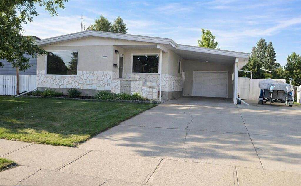 1121 Lakemount Boulevard - Photo 1