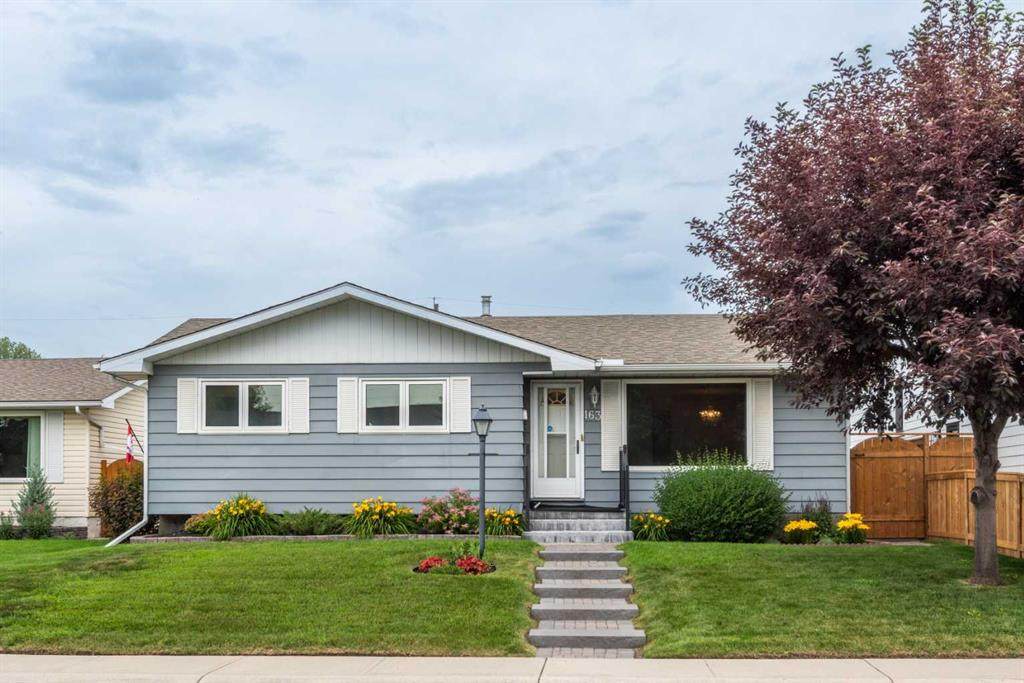 163 Lake Sylvan Close - Photo 1