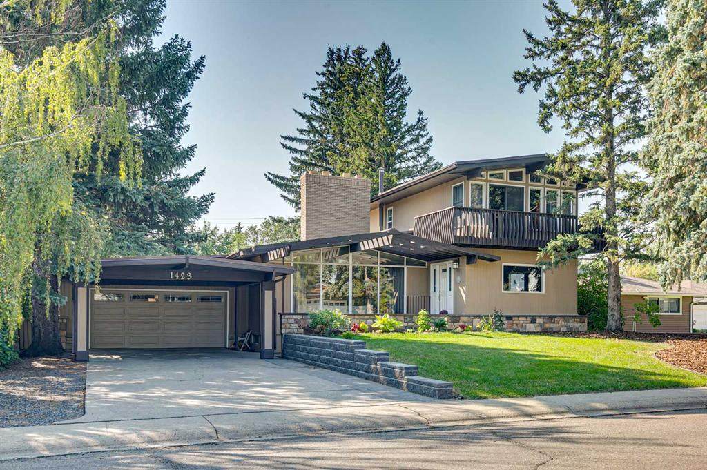 1423 75 Avenue - Photo 1