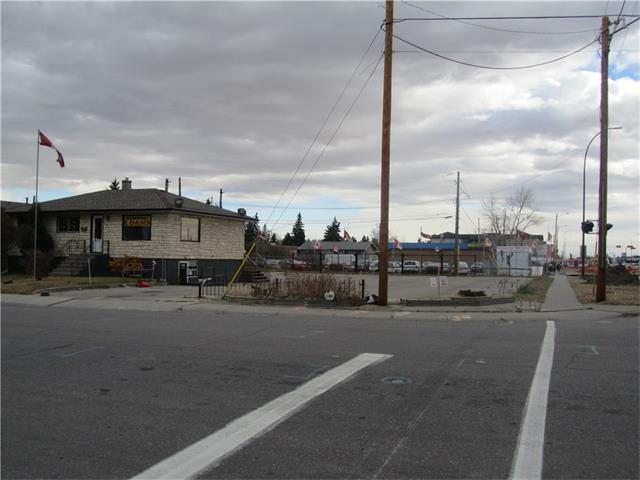 1734 50 Street - Photo 1