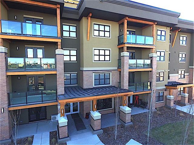 10 Market Boulevard - Photo 1